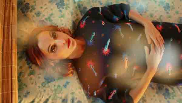 Clara Plath foto promo pulsa para mejor calidad